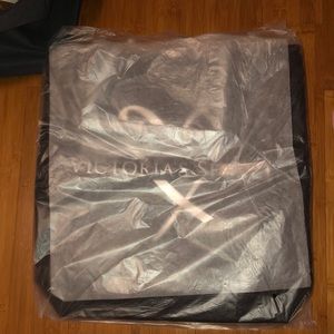 NEW Vs Victoria’s Secret glitter black tote bag nwt